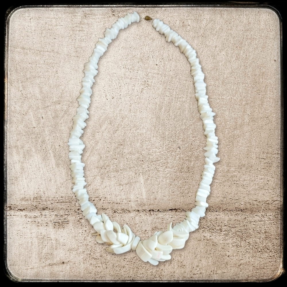 1980s White Puka Shell California Surfer Beaded Collar Heishi Necklace